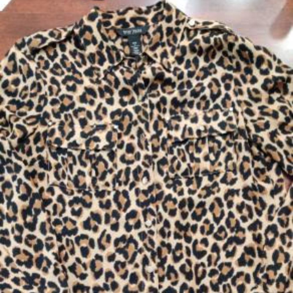 White House Black Market Long Sleeve Leopard Print Silk Shirt Size 4
